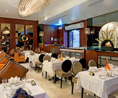 Le Vesuvio Inside View